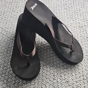 REEF Brown Flip-Flops, Size 10, 3 Inch Heel
